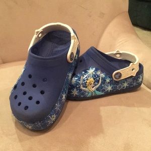 Girls Frozen Crocs